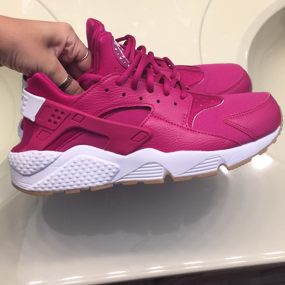 all pink huaraches